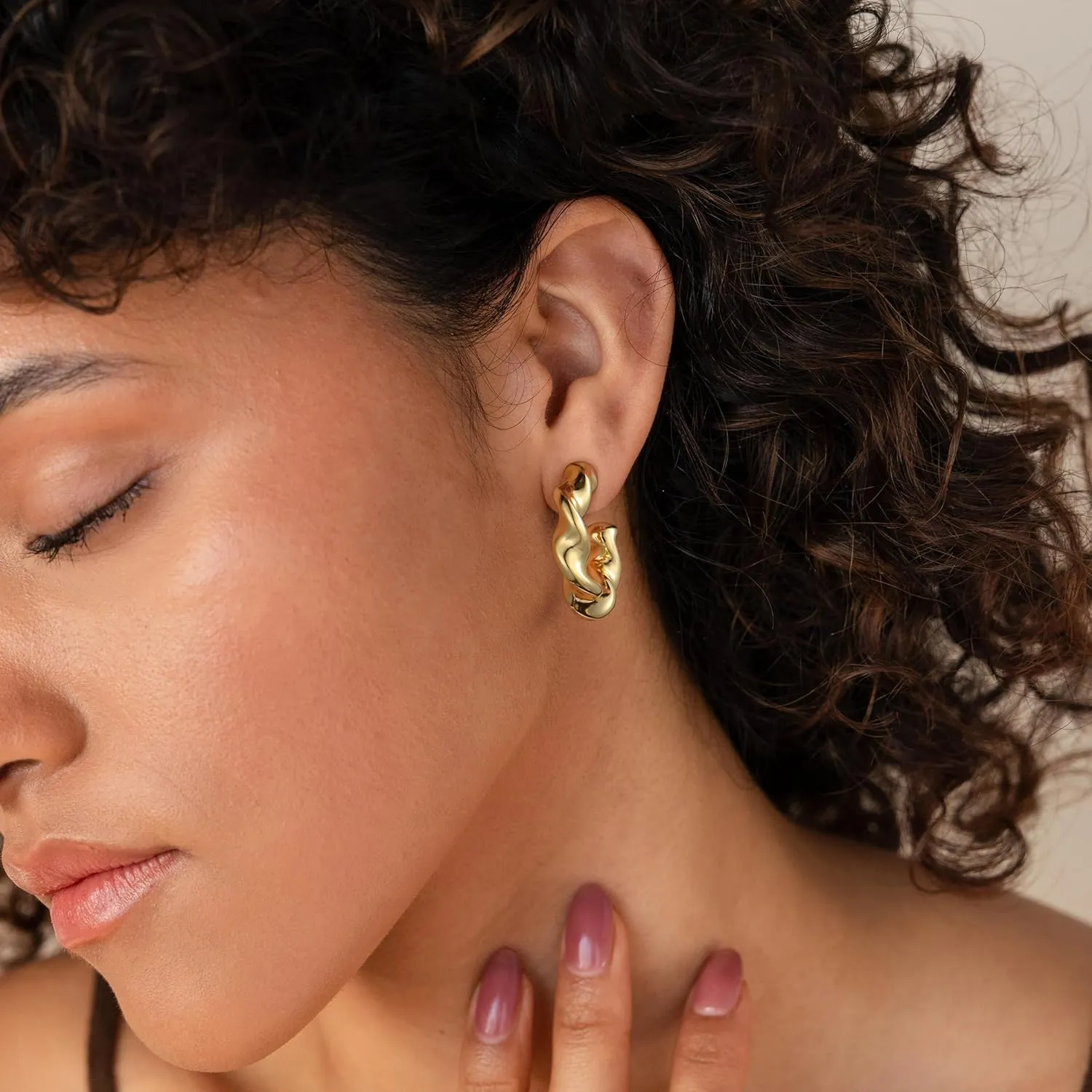 14K Gold-Plated Chunky Gold Earrings for Women Twisted Heart Star Hoop Earrings for Women Trendy Jewelry