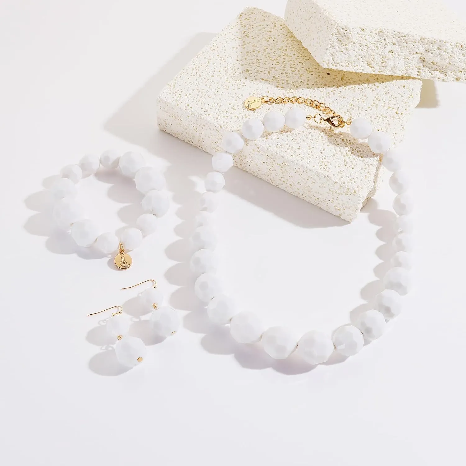 Coiris Chunky Acrylic Beads Strand Necklaces Set Statement Geometric Beads Necklace Bracelet Earrings Acrylic African Beaded Necklace for Accessory Jewelry