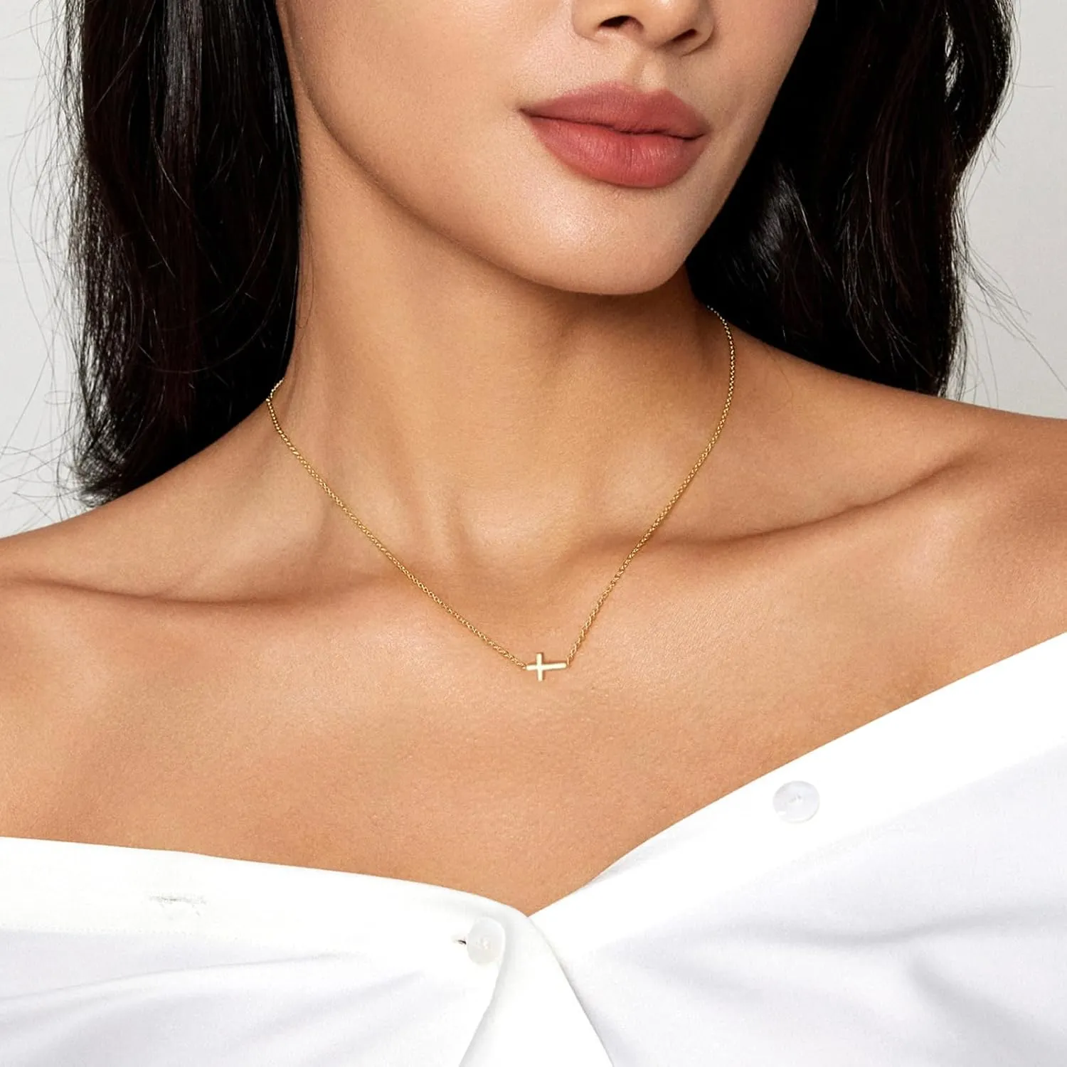 Cross Necklace for Women - 18K Gold Plated Cross Pendant Necklace Dainty Simple Gold Cross Necklace Tiny Gold Cross Necklaces for Women Trendy Gold Jewelry for Women Gift