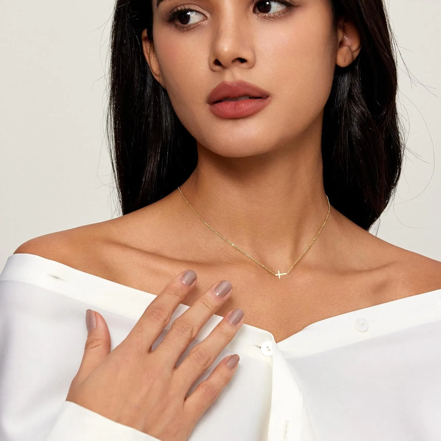 Cross Necklace for Women - 18K Gold Plated Cross Pendant Necklace Dainty Simple Gold Cross Necklace Tiny Gold Cross Necklaces for Women Trendy Gold Jewelry for Women Gift