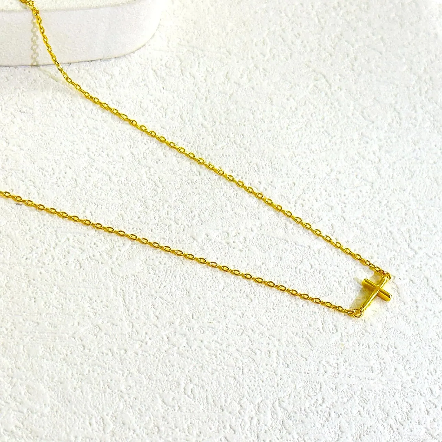 Cross Necklace for Women - 18K Gold Plated Cross Pendant Necklace Dainty Simple Gold Cross Necklace Tiny Gold Cross Necklaces for Women Trendy Gold Jewelry for Women Gift