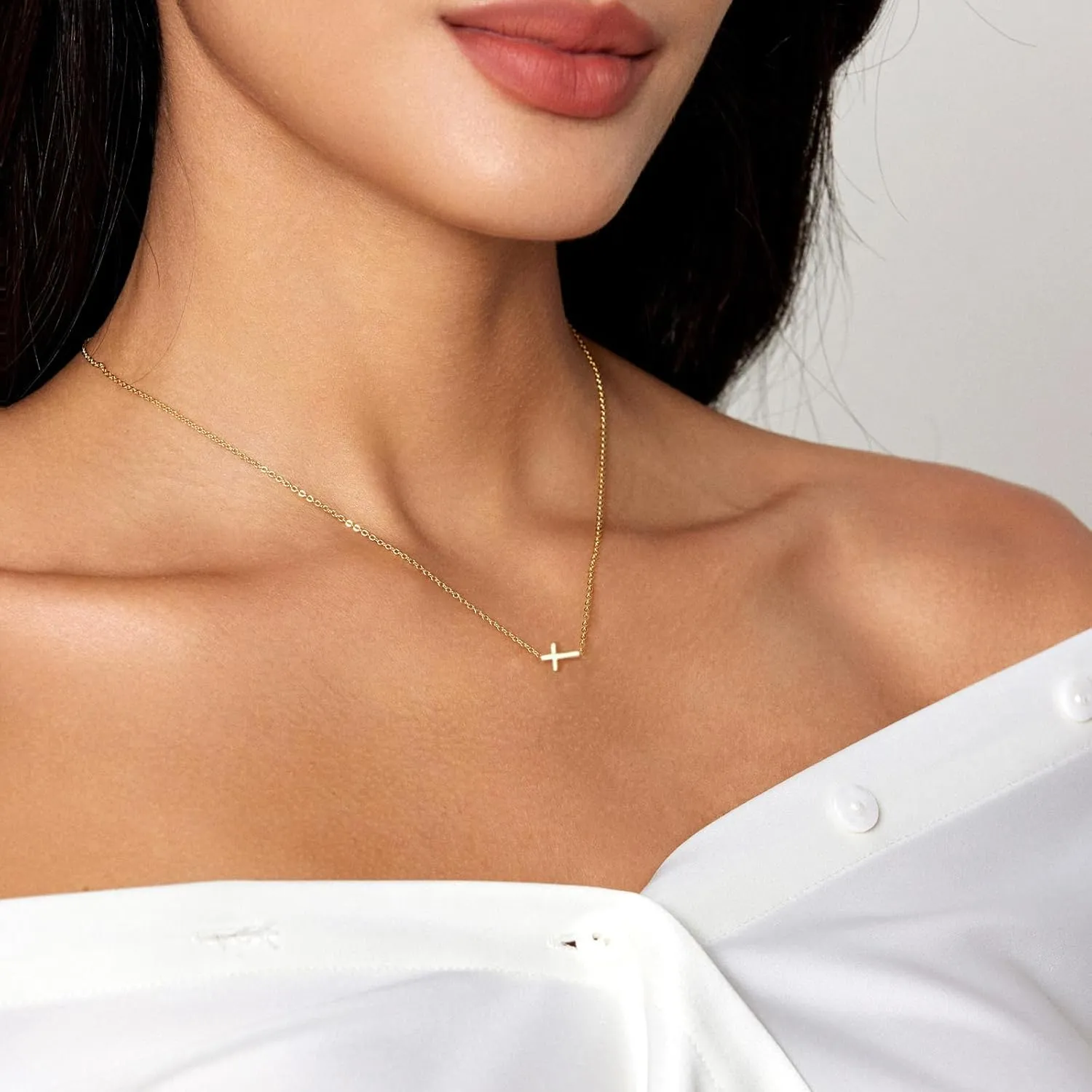 Cross Necklace for Women - 18K Gold Plated Cross Pendant Necklace Dainty Simple Gold Cross Necklace Tiny Gold Cross Necklaces for Women Trendy Gold Jewelry for Women Gift