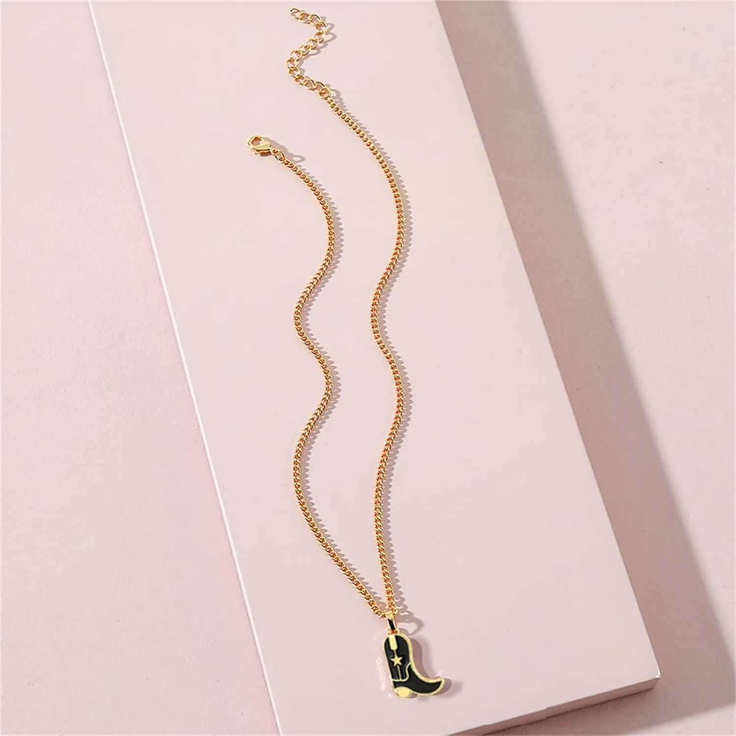 Dreuyet Cowgirl Boot Earrings and Necklace Set for Women Dainty Fashion Western Cowboy Boots Chain Necklace 14K Gold Plated Cowboy Hat Pendant Necklace Western Style Jewelry Gift