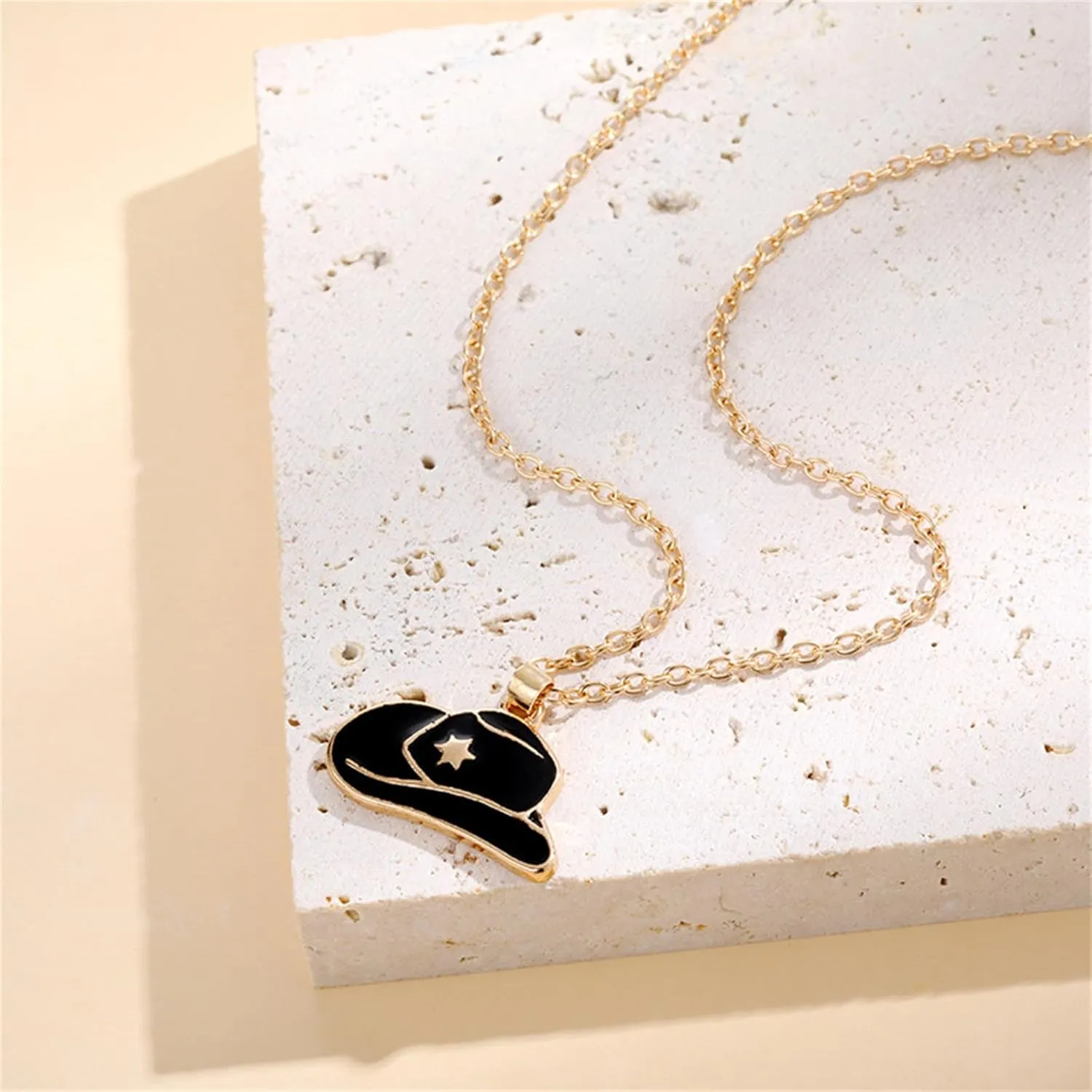 Dreuyet Cowgirl Boot Earrings and Necklace Set for Women Dainty Fashion Western Cowboy Boots Chain Necklace 14K Gold Plated Cowboy Hat Pendant Necklace Western Style Jewelry Gift