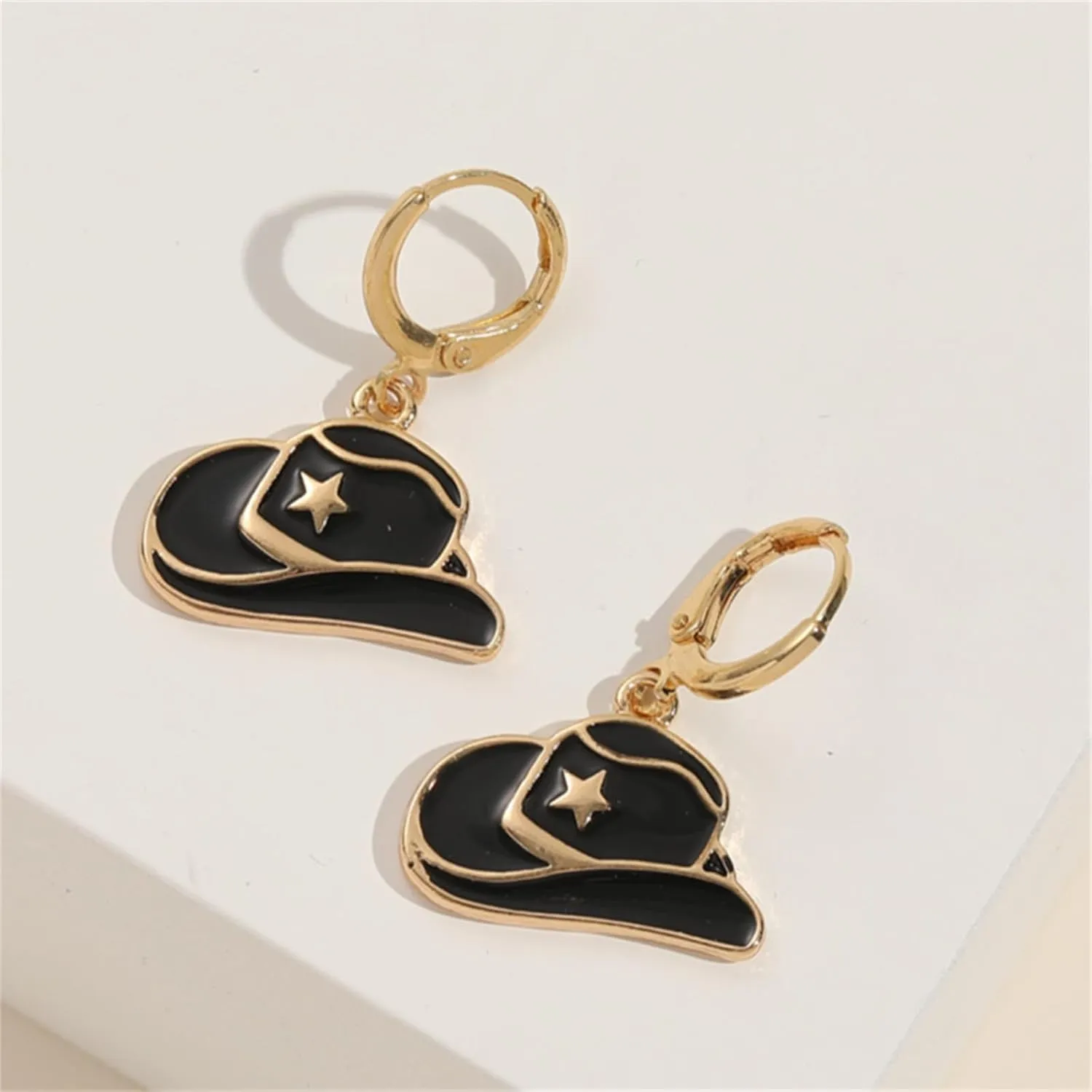 Dreuyet Cowgirl Boot Earrings and Necklace Set for Women Dainty Fashion Western Cowboy Boots Chain Necklace 14K Gold Plated Cowboy Hat Pendant Necklace Western Style Jewelry Gift