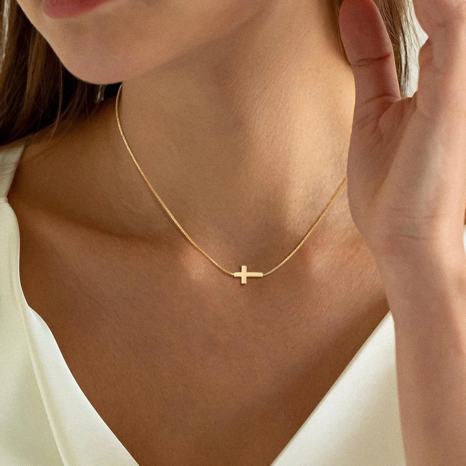 Gold Cross Necklace for Women Dainty 14K Gold Plated Cross Pendant Charm Choker Necklaces Extenders Simple Trendy Religious Jewelry Necklace Womens Simple Cute Gold Gifts