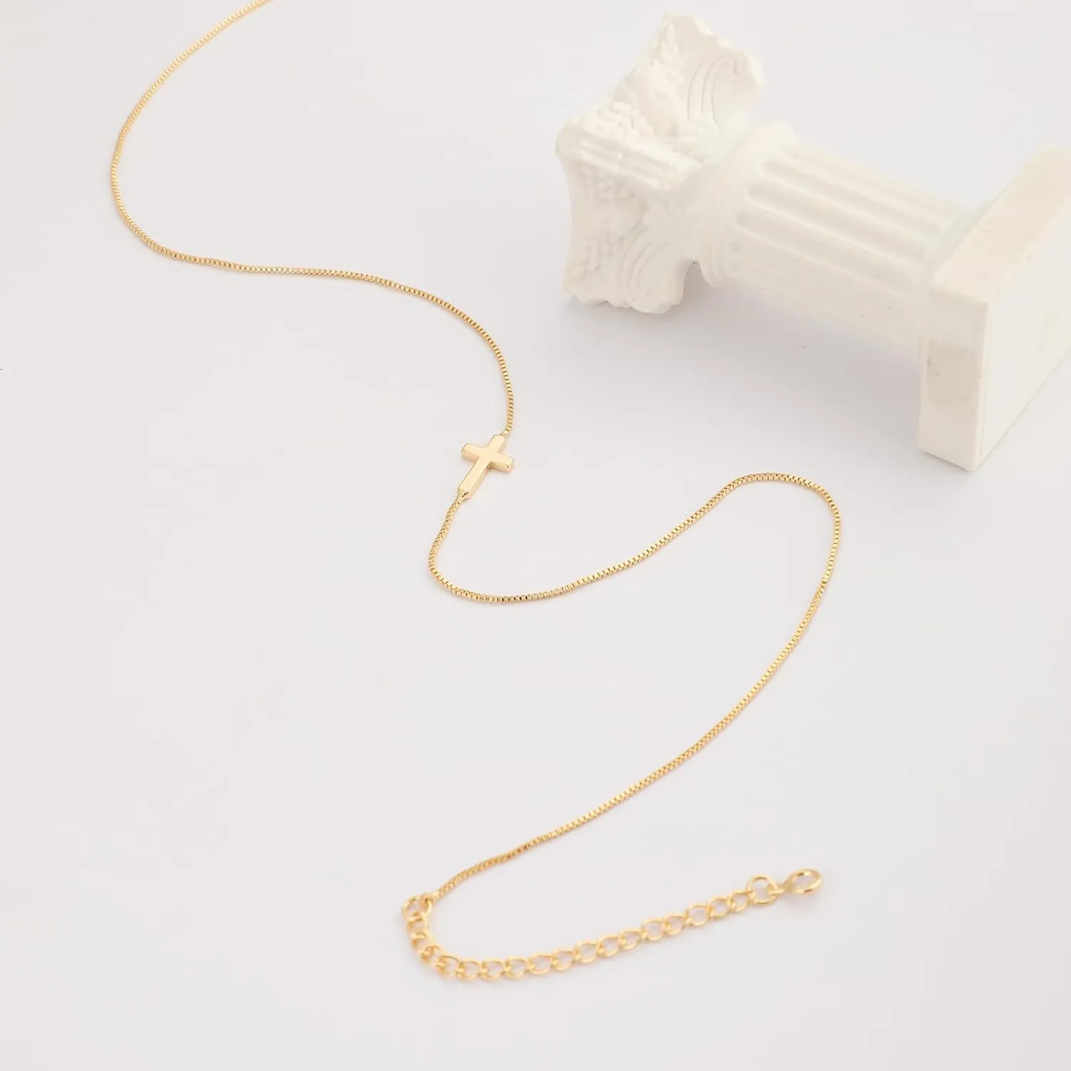 Gold Cross Necklace for Women Dainty 14K Gold Plated Cross Pendant Charm Choker Necklaces Extenders Simple Trendy Religious Jewelry Necklace Womens Simple Cute Gold Gifts