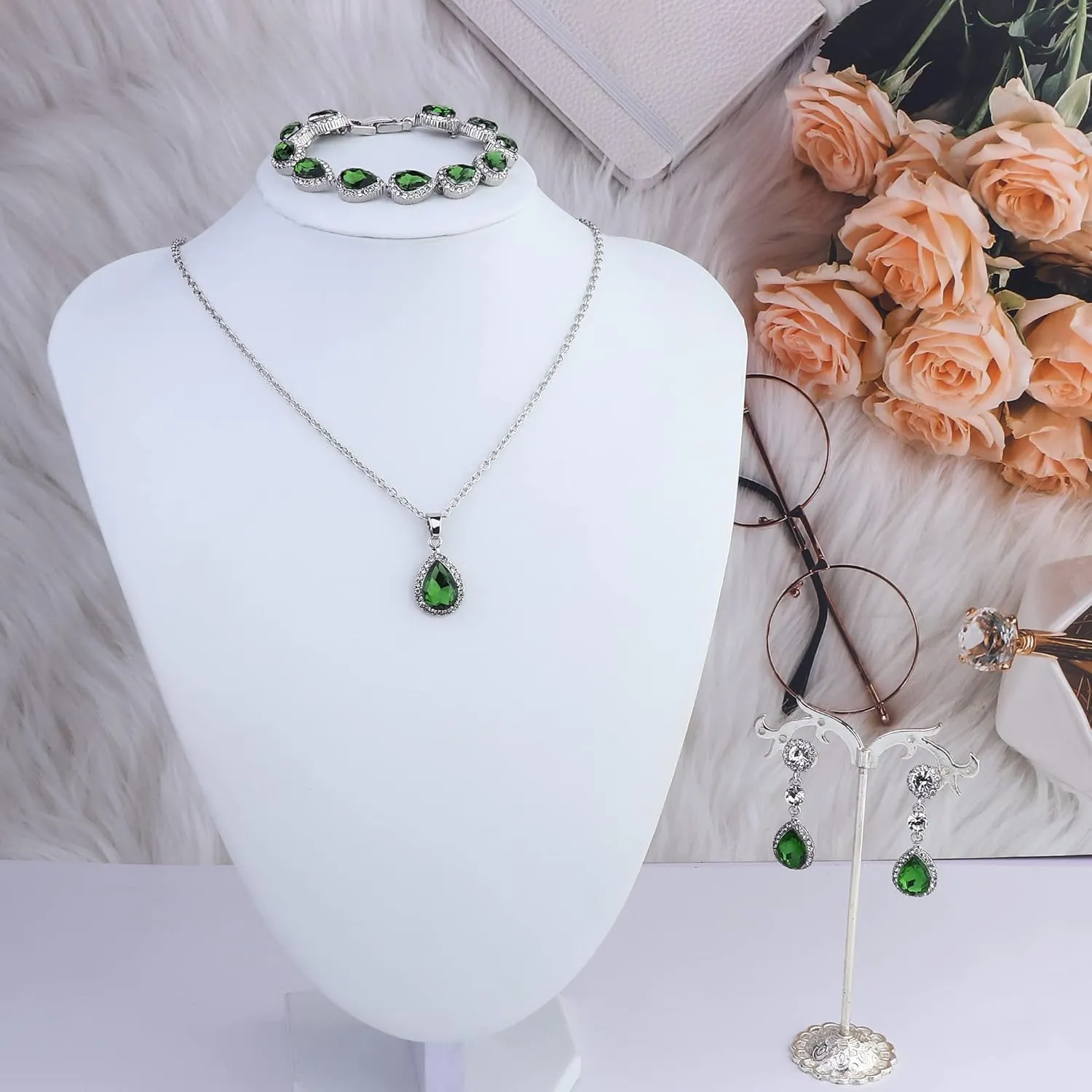 HAIAISO Bridal Jewelry Set Wedding Crystal Necklace Bracelet Clip On Earrings Rhinestone Pendant Teardrop Dangle Clip On Earrings Prom Bridal Party Bridesmaid Jewelry Set for Women