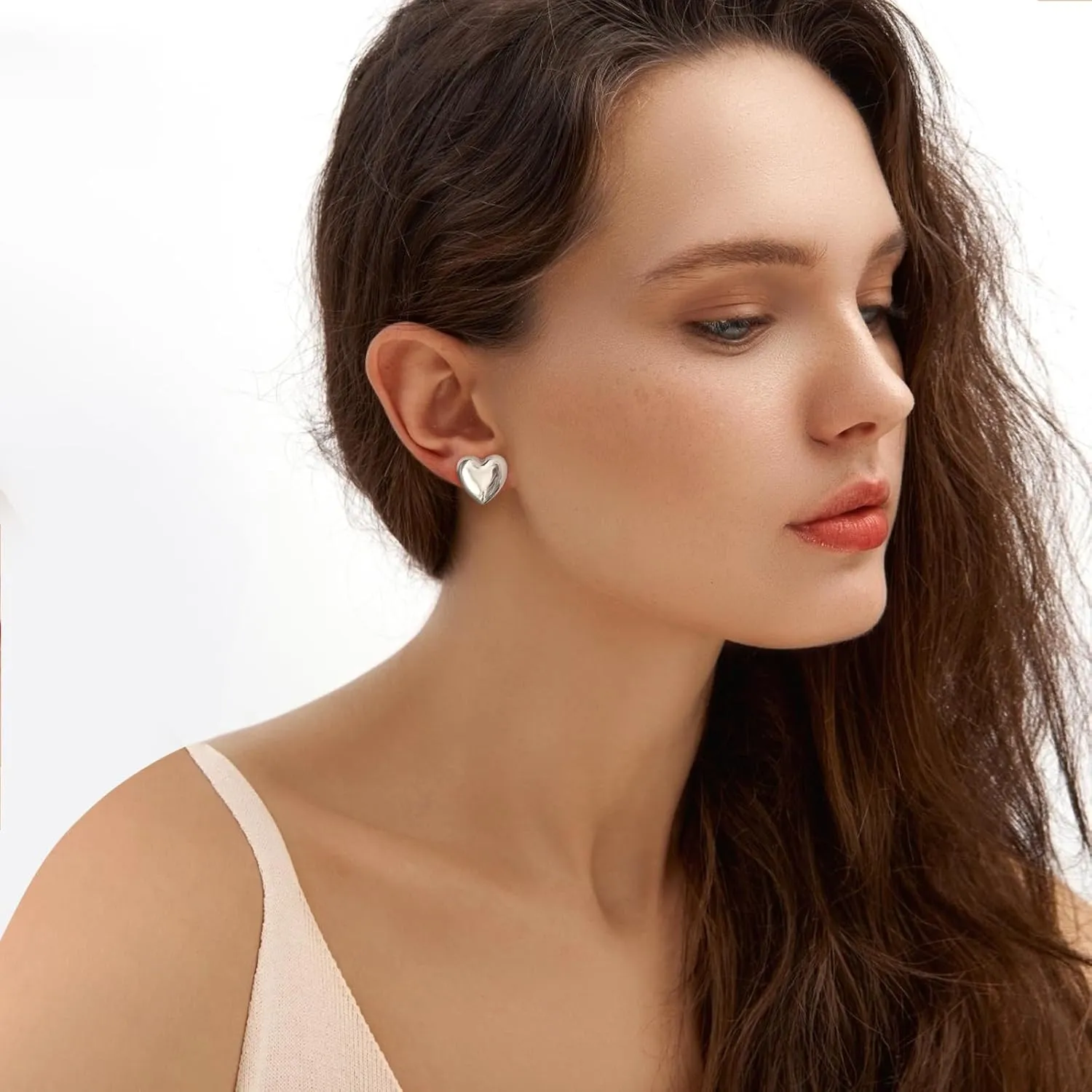 MUYAN Heart Stud Earrings for Women Love Heart Dainty Earrings Fashion Jewelry