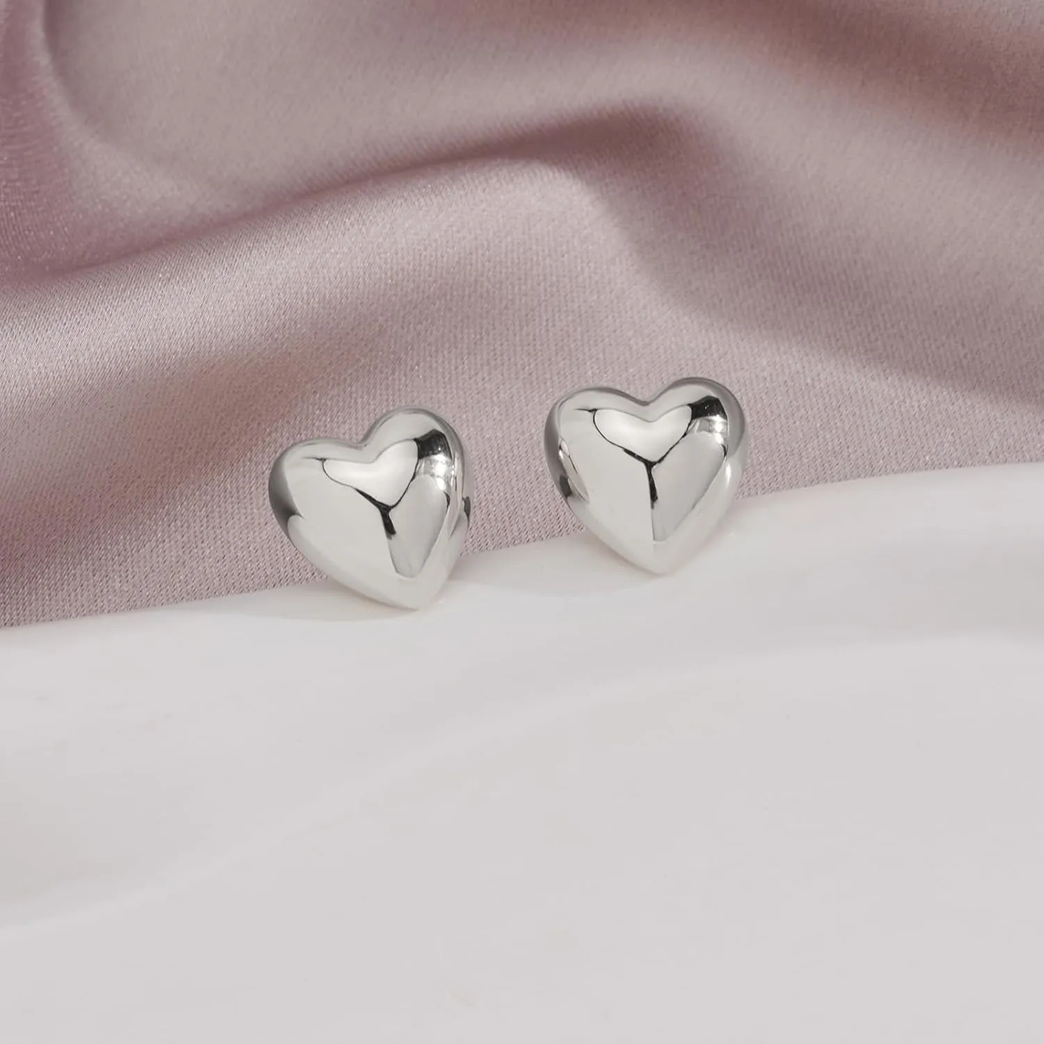 MUYAN Heart Stud Earrings for Women Love Heart Dainty Earrings Fashion Jewelry