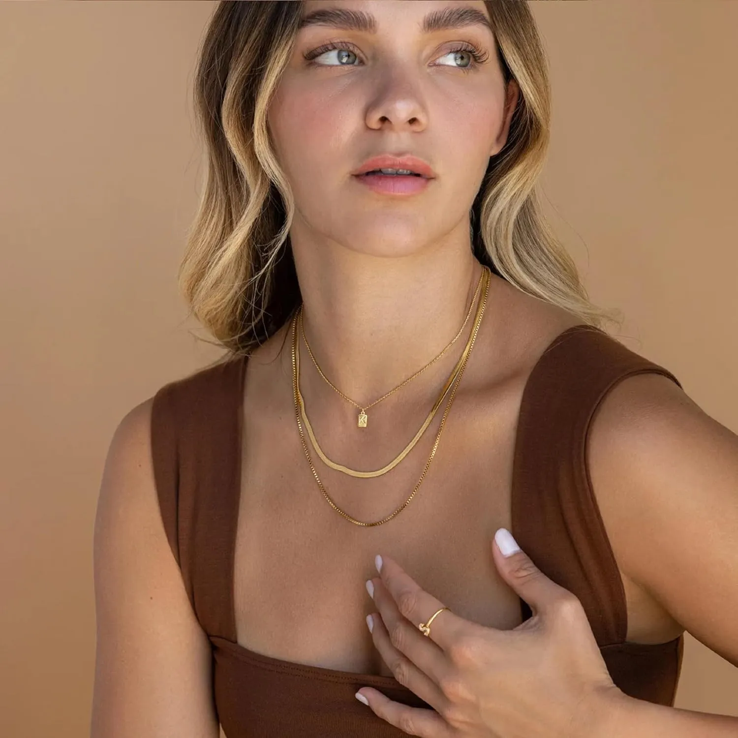 Pencros Gold Initial Necklaces for Women, 14K Gold Plated Letter Necklace Tiny A-Z Pendant Necklace Personalized Initial Tag Pendant Necklace for Women Trendy Gold Jewelry