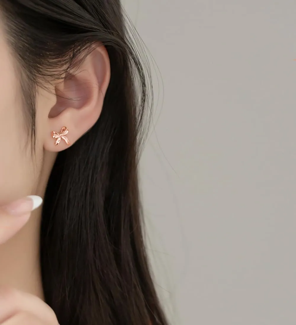Reffeer Solid 925 Sterling Silver Bow Stud Earrings for Women Teens Small Ribbon Stud Earrings Bowknot