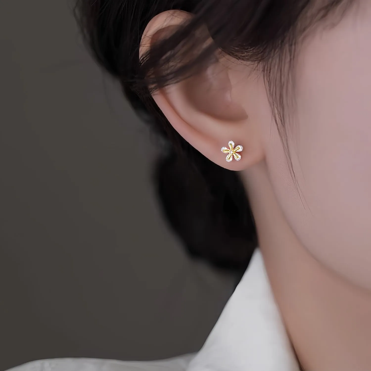 Reffeer Solid 925 Sterling Silver CZ Flower Earrings Stud for Women Teens Dainty Flower Stud Earrings Hypoallergenic
