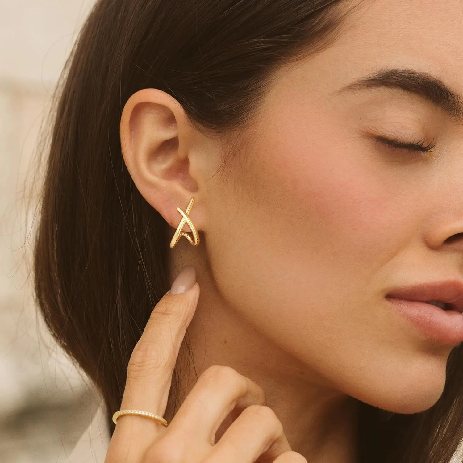 Small Gold Huggie Hoops Earrings Set for Women, Trendy 14k Gold Plated Stack Hoop Earrings Sets Hypoallergenic Open Hoops Earrings for Women Jewelry Twisted Zircon Gifts for Women