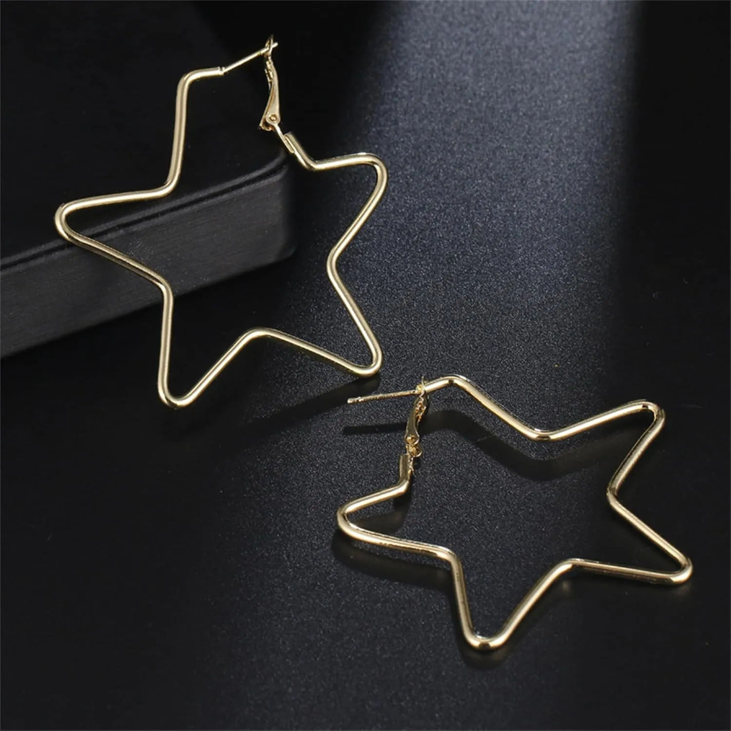 Stainless Steel Heart Hoop Earrings for Women Hypoallergenic Gold Silver Black Plated Large Simple Hollow Love Shape Metal Wire Huggie Hoop Earrings for Her Wife Mom Daughter Sister Friend Jewelry Gifts