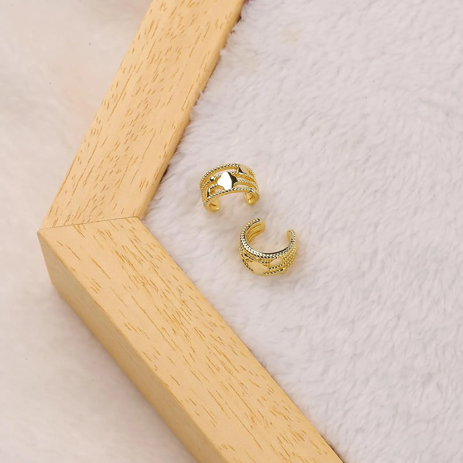 ToHeart Glod Clip on Earrings for Women Cartilage Earring for Girl Cuff Earrings 14K Gold Plated Lightweight Hypoallergenic Chunky Hoops Jewelry for Gift